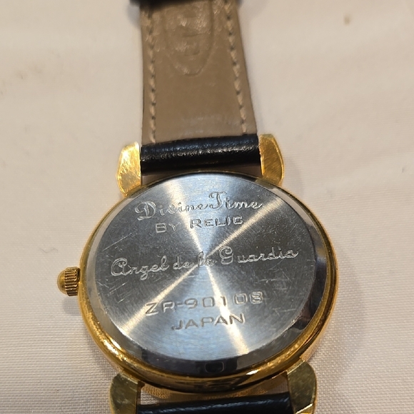 Black and Gold Leather Strap Watch - Picture 3 of 4